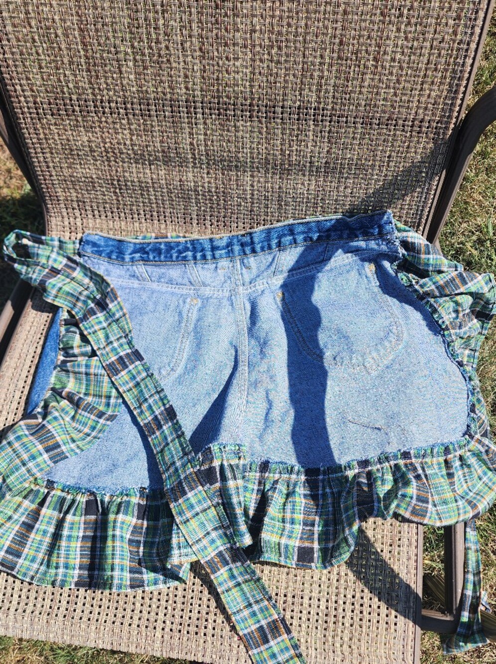 Upcycled Denim Waist Apron Plaid Ruffle Sunflower Boho Half Apron - Picture 4 of 9